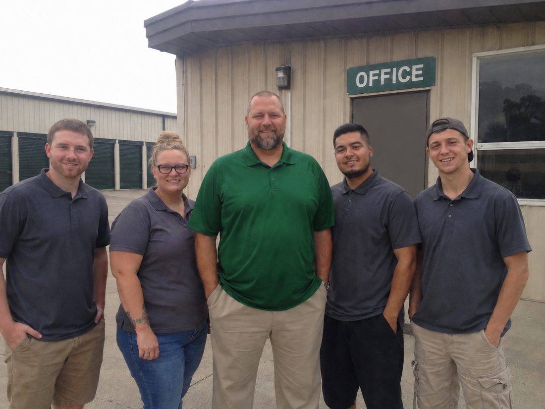Pest control professionals in Cedar Rapids, IA